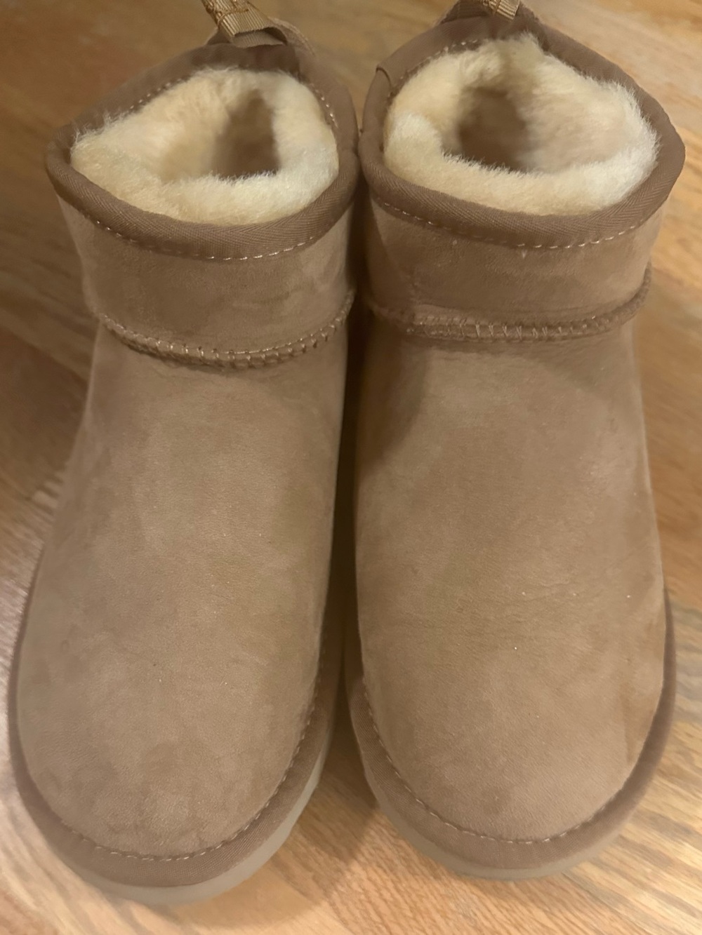 Australia Luxe Shearling Suede Booties  SZ US W 9 WORN 1x MINT PD. $195. $85 OBO